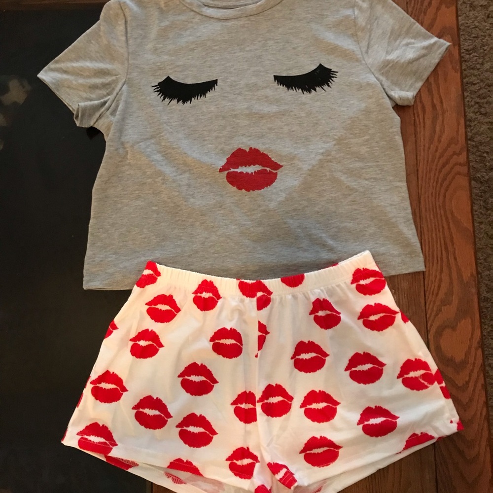 Kissy pajamas!